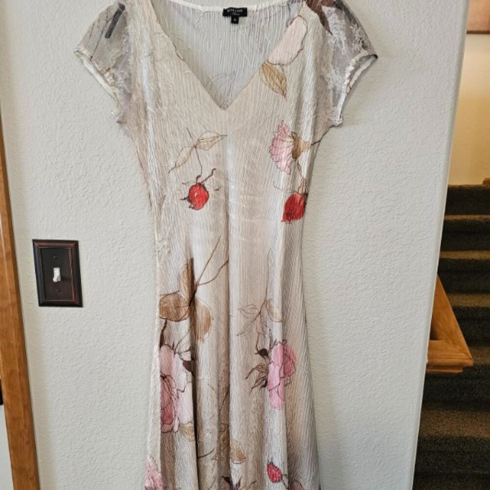 Komarov Women's Dress, M, Floral, Silky and Lacey, Stretchy Material